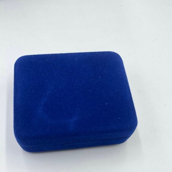 Vintage Camrose & Kross JBK
Jacqueline Kennedy Gold Plated Crystal Cross Pendent - Picture 12 of 16